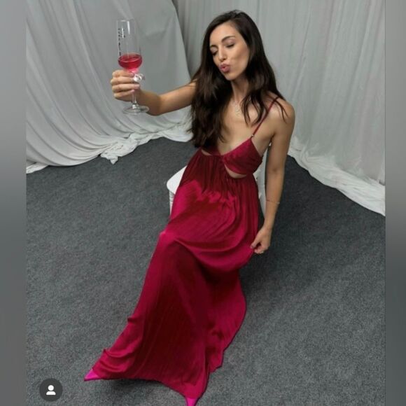 NWTβZARA CREASED-EFFECT CUT-OUTβDRESS - Picture 8 of 16